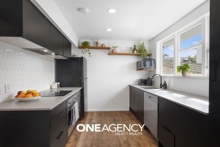 Photo of property in 50 Owhiti Street, Titahi Bay, Porirua, 5022