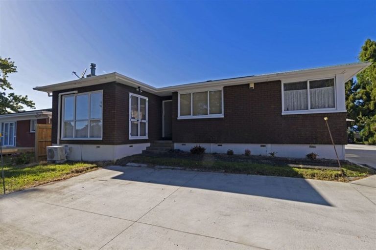 Photo of property in 209b Edmonton Road, Te Atatu South, Auckland, 0610