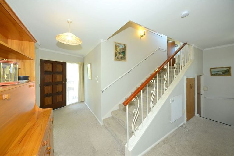 Photo of property in 25 Oakfield Street, Burnside, Christchurch, 8053