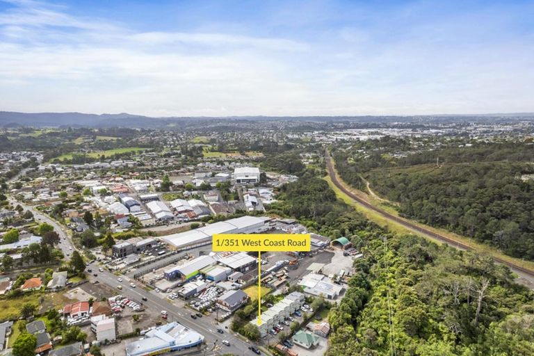 Photo of property in 1/351 West Coast Road, Glen Eden, Auckland, 0602