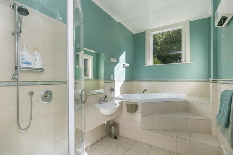 Photo of property in 31 Rawhiti Terrace, Kelburn, Wellington, 6012