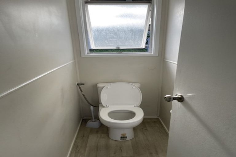 Photo of property in 70 Hyperion Drive, Randwick Park, Auckland, 2105