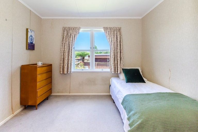 Photo of property in 2 Sunshine Avenue, Paraparaumu, 5032