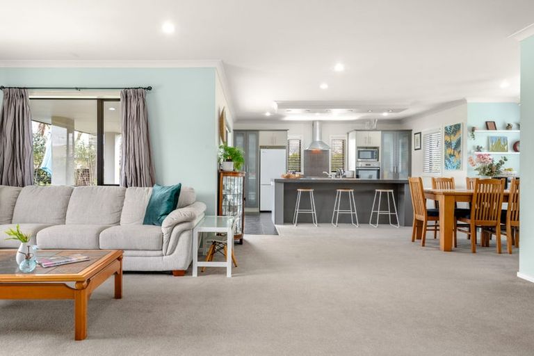 Photo of property in 1 Whitford Place, Rototuna North, Hamilton, 3210