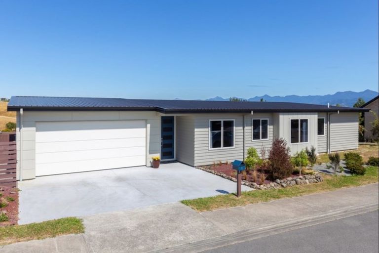 Photo of property in 9 Ridgetop Rise, Fairhall, Blenheim, 7272