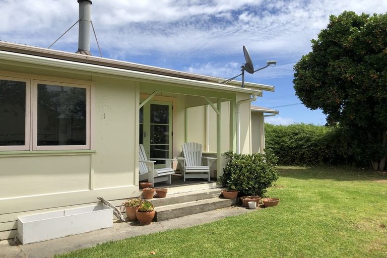 Photo of property in 659 Waitarere Beach Road, Waitarere Beach, Levin, 5510