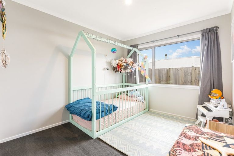 Photo of property in 8 Peter Tapp Way, Wainuiomata, Lower Hutt, 5014