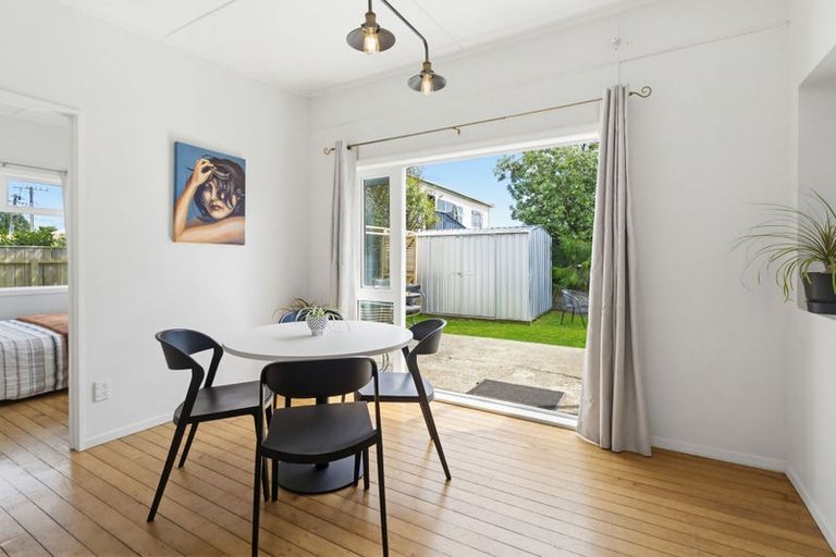 Photo of property in 1 Te Kupe Road, Paraparaumu Beach, Paraparaumu, 5032