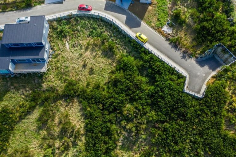 Photo of property in 10 Cessna Way, Newlands, Wellington, 6037