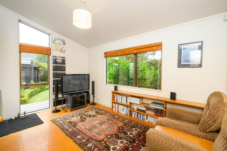 Photo of property in 3 Earl Place, Hokowhitu, Palmerston North, 4410
