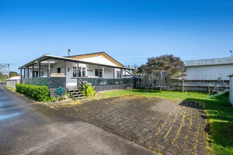 Photo of property in 51a Parakai Avenue, Parakai, 0830