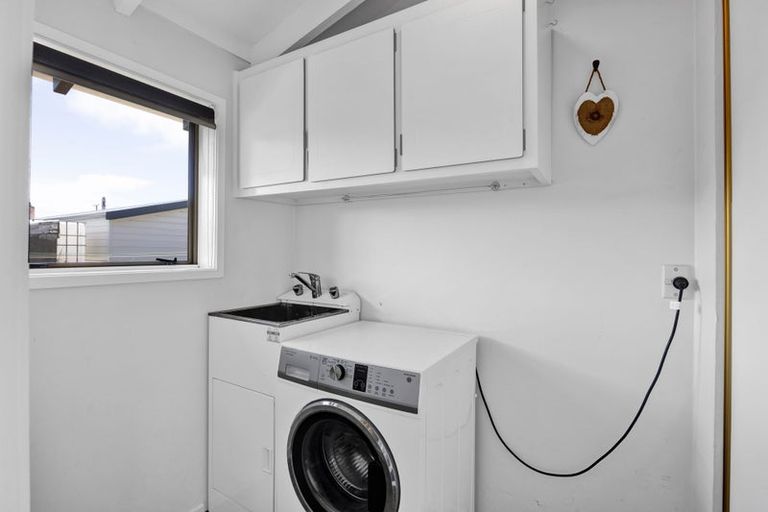 Photo of property in 10 Kamahi Avenue, Hawera, 4610