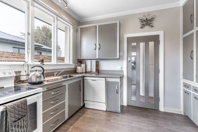 Photo of property in 21 Home Street, Winton, 9720