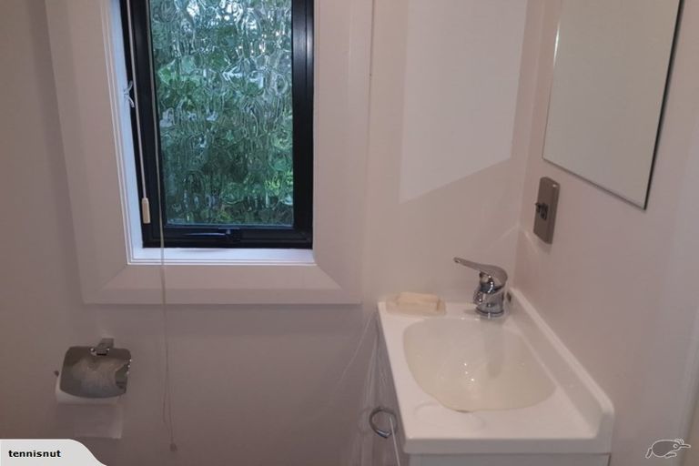 Photo of property in 77a Creswick Terrace, Northland, Wellington, 6012