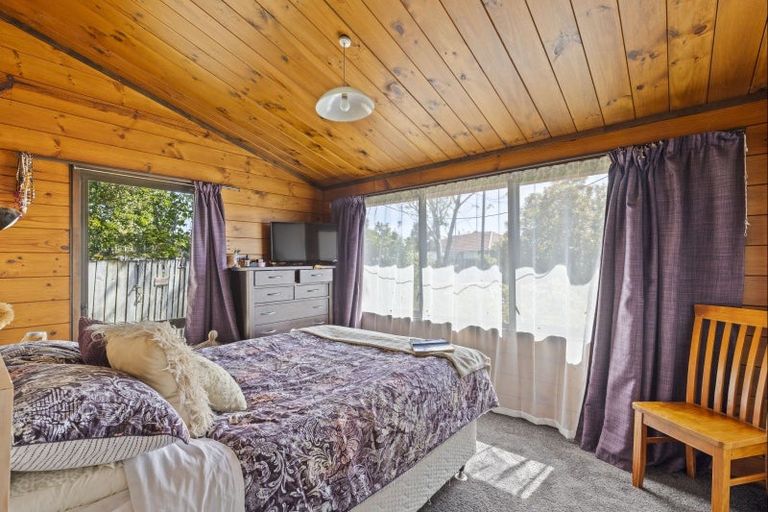 Photo of property in 2 Honnor Place, Hurdon, New Plymouth, 4310