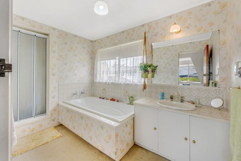 Photo of property in 111 Macleans Road, Bucklands Beach, Auckland, 2014