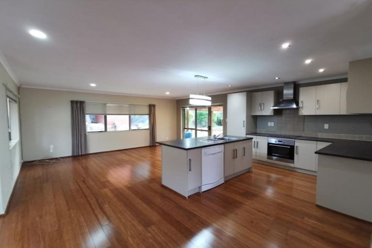 Photo of property in 9 Gortin Close, East Tamaki, Auckland, 2013