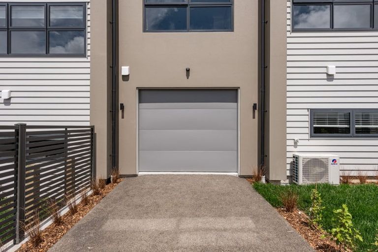 Photo of property in 52 Pateke Drive, Kenepuru, Porirua, 5022