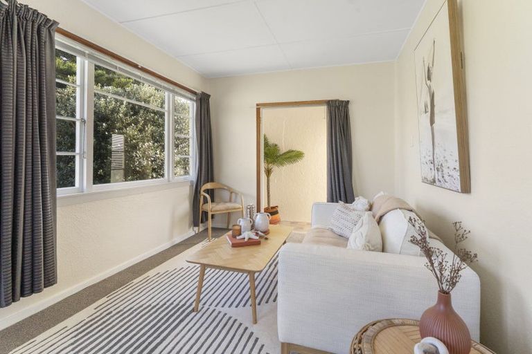 Photo of property in 44 Bluegum Road, Paraparaumu Beach, Paraparaumu, 5032