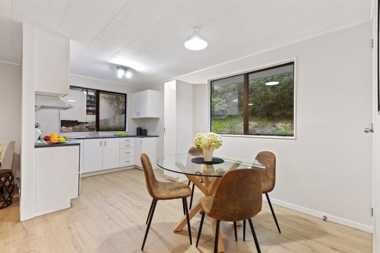 Photo of property in 1/28 Katrina Place, Massey, Auckland, 0614