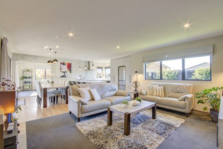 Photo of property in 10 Catchpole Place, Woodend, 7610