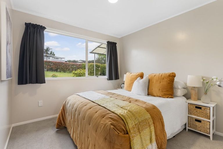 Photo of property in 8 Babington Place, Torbay, Auckland, 0630