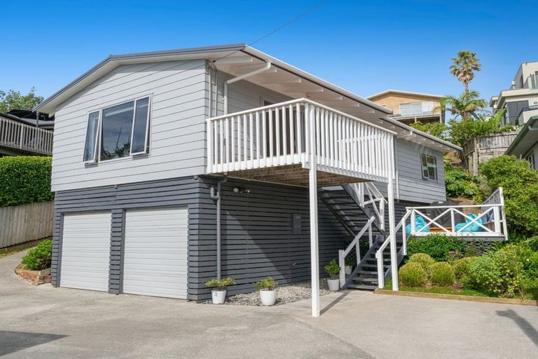 Photo of property in 7 William Bayes Place, Red Beach, 0932