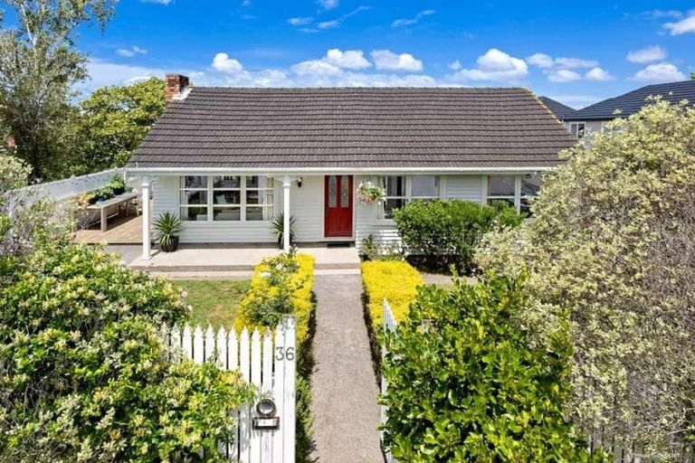 Photo of property in 1/36 Gordon Avenue, Milford, Auckland, 0620