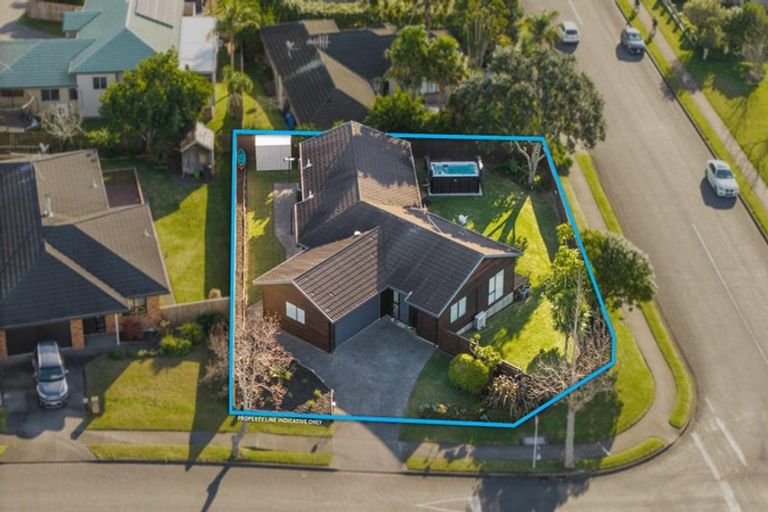 Photo of property in 22 Matisse Drive, West Harbour, Auckland, 0618