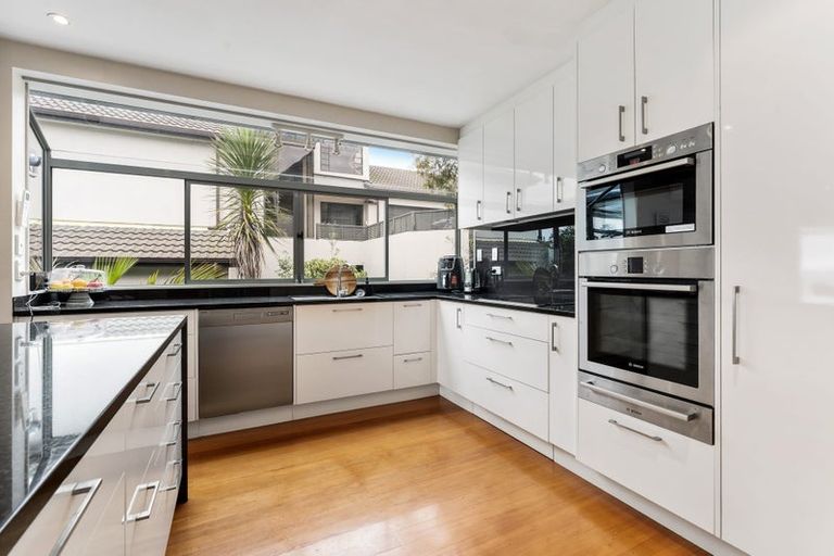 Photo of property in 40 Vipond Road, Stanmore Bay, Whangaparaoa, 0932