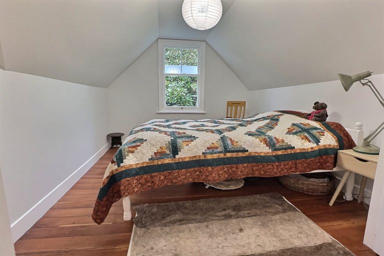 Photo of property in 37 Milton Road, Bluff Hill, Napier, 4110