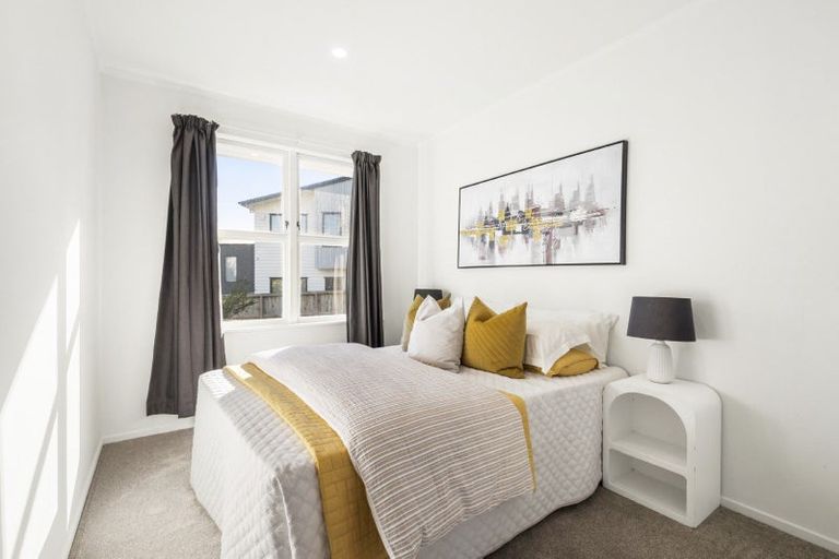 Photo of property in 8 Silver Birch Rise, Henderson, Auckland, 0612