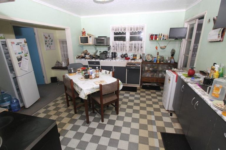 Photo of property in 62 Valley Road, Hikurangi, 0114