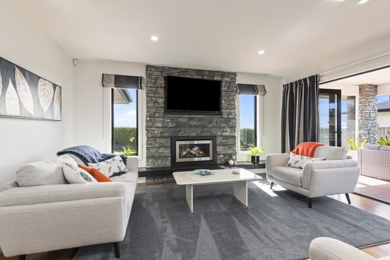 Photo of property in 25 Silicon Way, Fitzherbert, Palmerston North, 4410