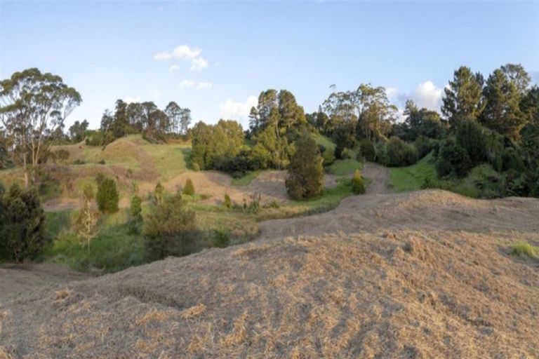 Photo of property in 354 Wairere Road, Waitakere, Henderson, 0782