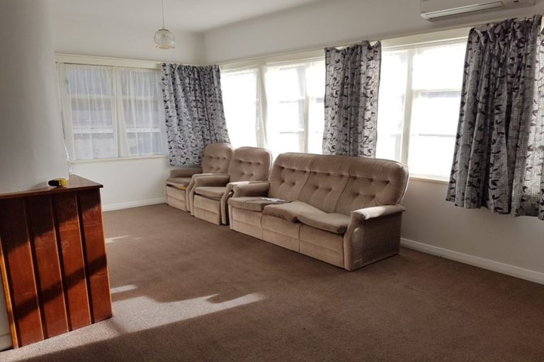 Photo of property in 8 Kawaka Street, Riccarton, Christchurch, 8041
