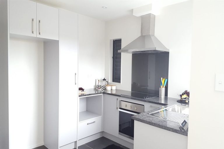 Photo of property in 2/46 Hollowout Street, Takanini, 2112