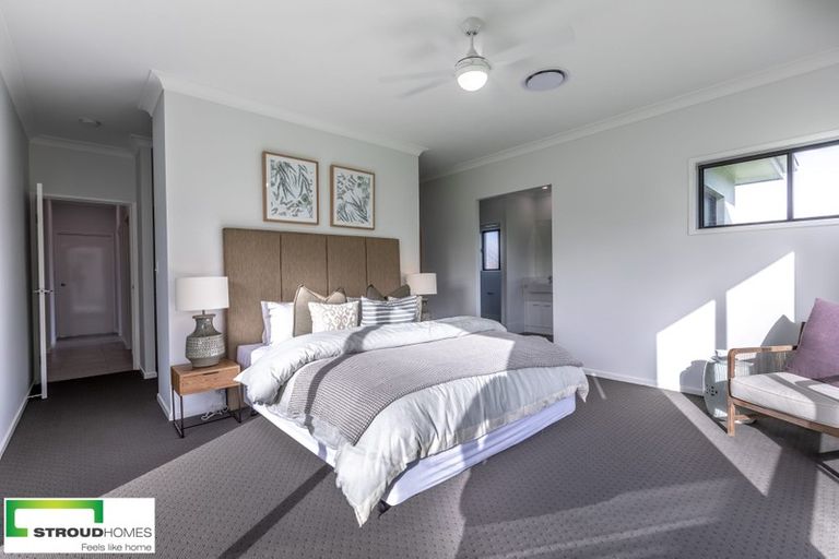 Photo of property in 17 Tamahunga Drive, Matakana, 0985