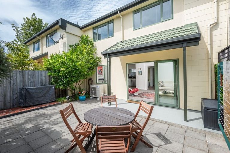 Photo of property in 533b Barbadoes Street, Edgeware, Christchurch, 8013