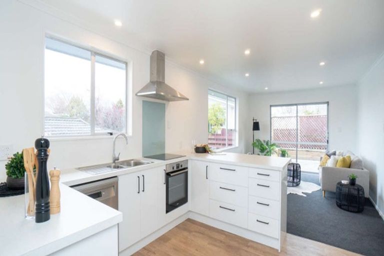 Photo of property in 6 Capri Place, Awapuni, Palmerston North, 4412