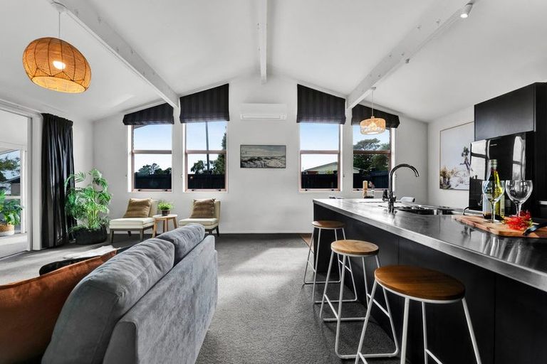 Photo of property in 22 Nevada Drive, Merrilands, New Plymouth, 4312