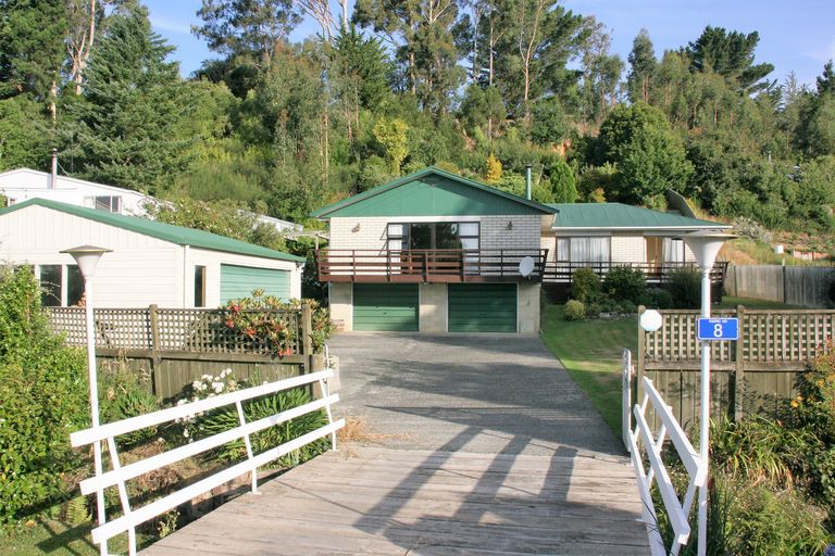 Photo of property in 8 Greenhithe Street, Waihola, Milton, 9073