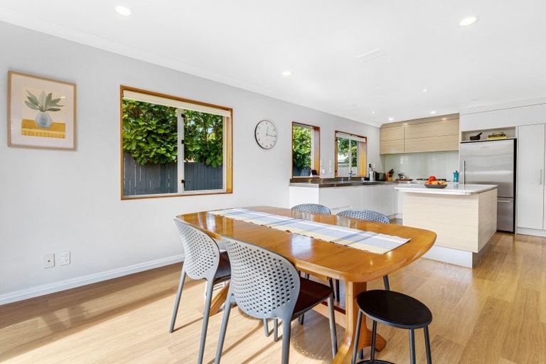 Photo of property in 5b Kawau Road, Greenlane, Auckland, 1061