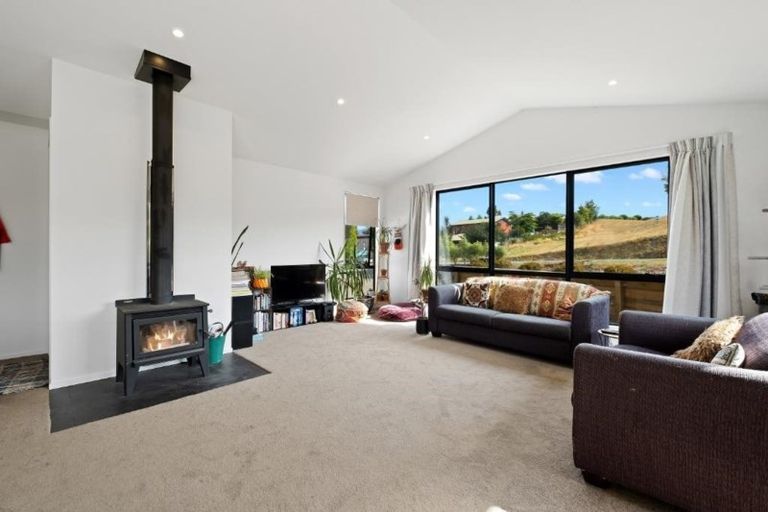 Photo of property in 51 Kirimoko Crescent, Wanaka, 9305
