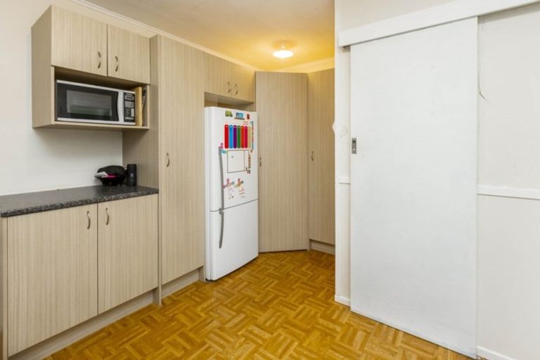 Photo of property in 1/1 Heretaunga Square, Silverstream, Upper Hutt, 5019