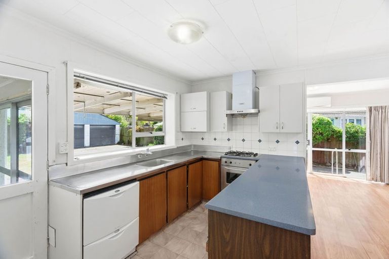 Photo of property in 8 Nyoli Street, Northcote, Christchurch, 8052