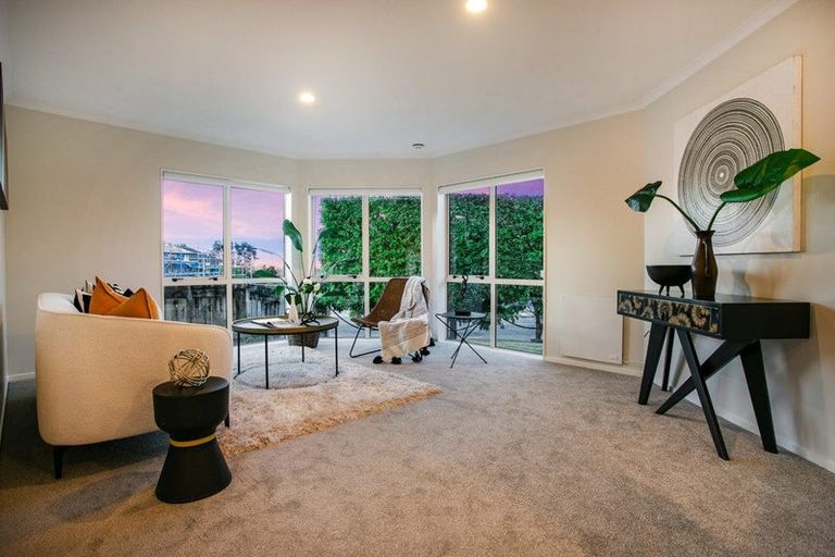 Photo of property in 2a Highland Avenue, Titirangi, Auckland, 0604