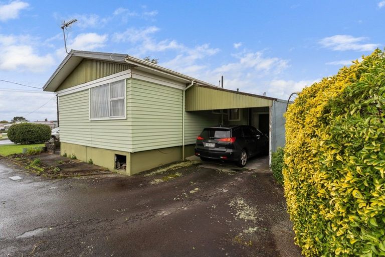 Photo of property in 244 Huatoki Street, Upper Vogeltown, New Plymouth, 4310