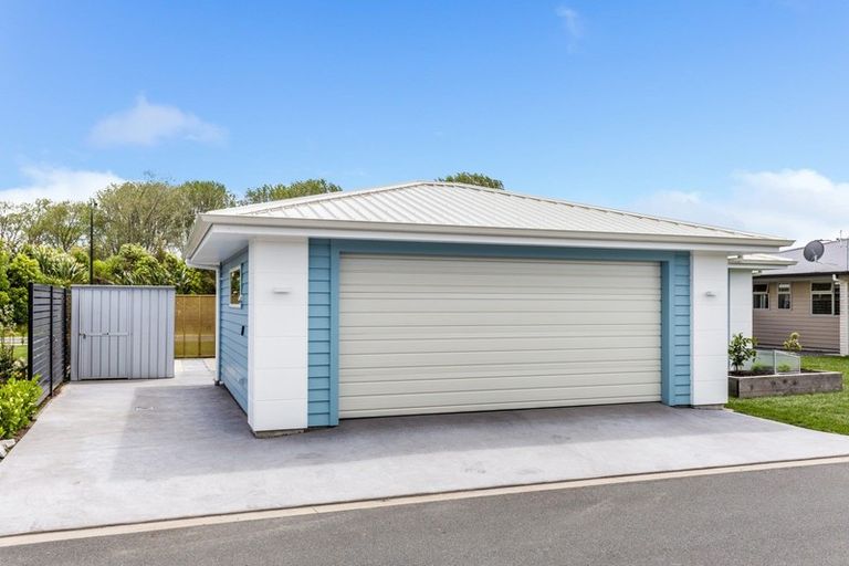 Photo of property in 38 Noumea Drive, Rangatira Park, Taupo, 3330