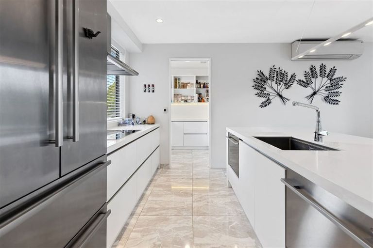 Photo of property in 4 Lime Tree Lane, Harewood, Christchurch, 8051